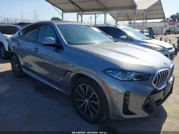 5UX33EX00S9W50886 2025 BMW X6 - Image 1