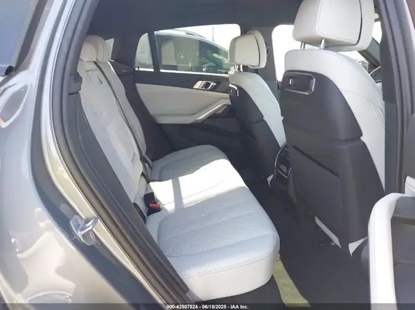 5UX33EX00S9W50886 2025 BMW X6 - Image 8