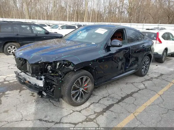 5UX33EX00T9082480 2026 BMW X6 - Image 2