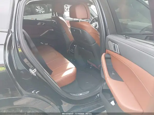 5UX33EX00T9082480 2026 BMW X6 - Image 8
