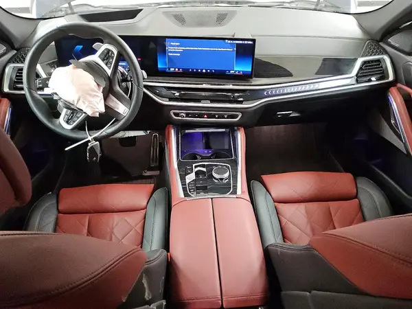 5UX33EX00T9135825 2026 BMW X6 - Image 8