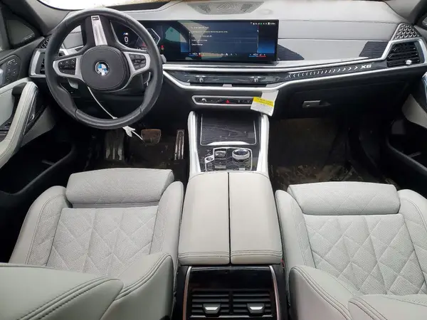 5UX33EX01R9S30550 2024 BMW X6 - Image 8