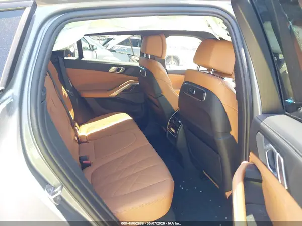 5UX33EX01R9S52323 2024 BMW X6 - Image 8