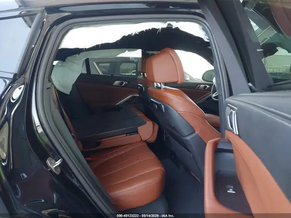 5UX33EX01R9U45605 2024 BMW X6 - Image 8