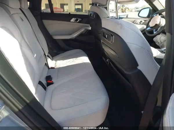 5UX33EX01R9V36129 2024 BMW X6 - Image 8