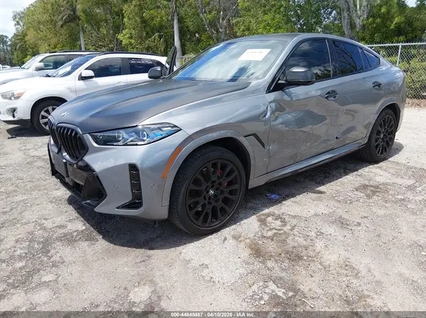 5UX33EX01R9V64447 2024 BMW X6 - Image 2