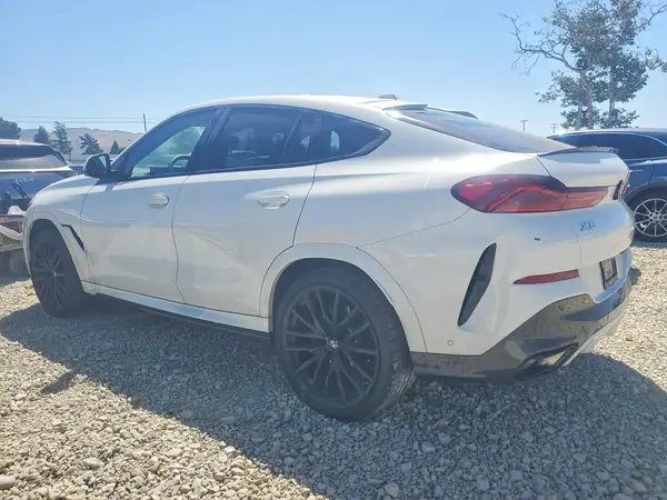 5UX33EX01R9V83998 2024 BMW X6 - Image 2