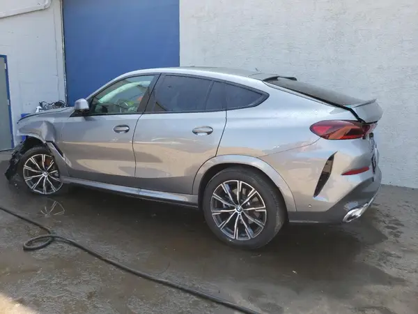 5UX33EX01S9X30651 2025 BMW X6 - Image 2