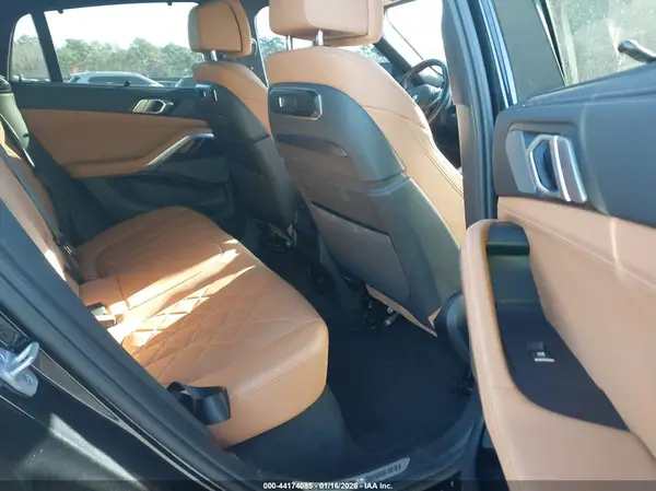 5UX33EX01S9X93832 2025 BMW X6 - Image 8