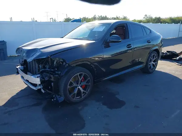 5UX33EX01T9303813 2026 BMW X6 - Image 2
