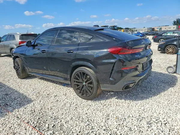 5UX33EX02R9S57997 2024 BMW X6 - Image 2