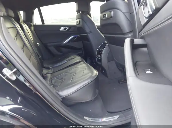 5UX33EX02R9U60050 2024 BMW X6 - Image 8