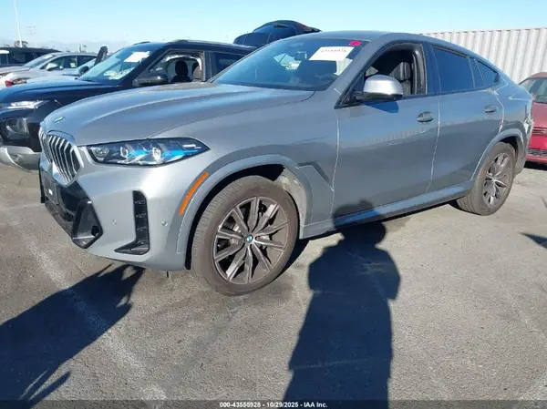 5UX33EX02S9W72761 2025 BMW X6 - Image 2