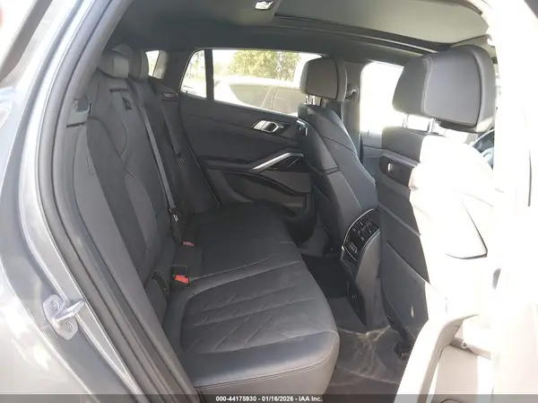 5UX33EX02S9W98230 2025 BMW X6 - Image 8
