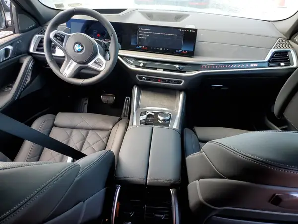 5UX33EX02T9123577 2026 BMW X6 - Image 8