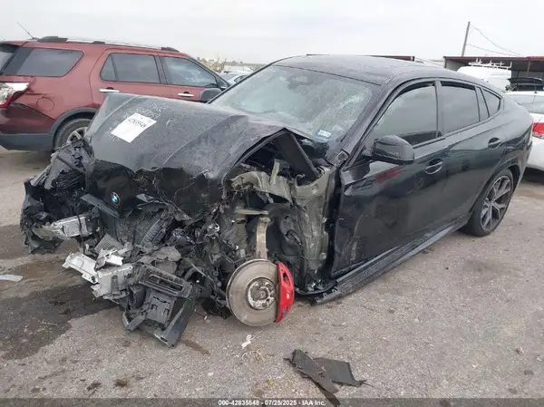 5UX33EX03R9S39993 2024 BMW X6 - Image 2