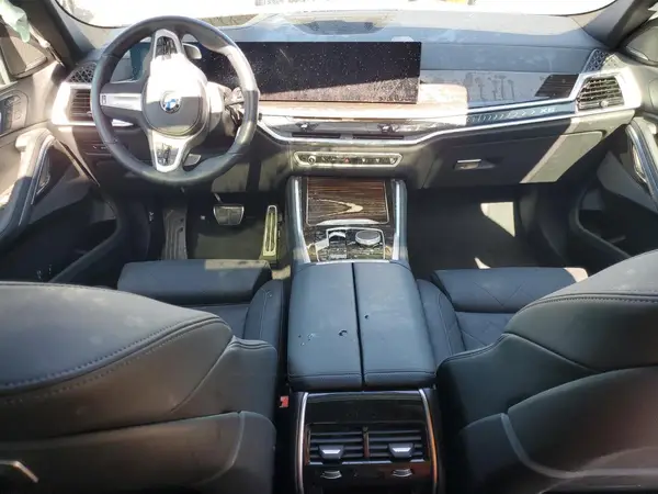 5UX33EX03S9X00132 2025 BMW X6 - Image 8