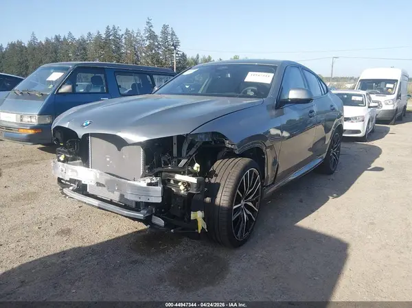 5UX33EX03S9X96215 2025 BMW X6 - Image 2