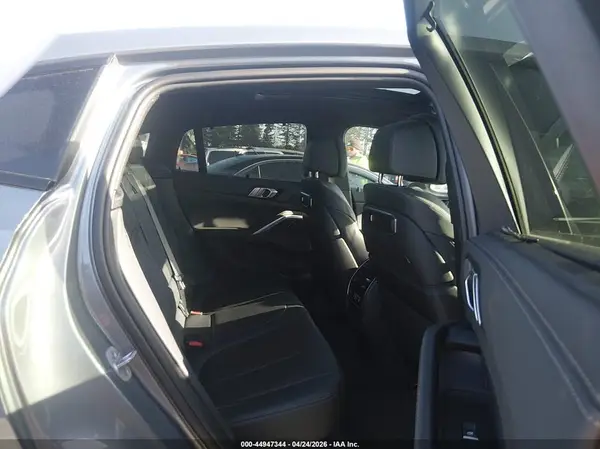 5UX33EX03S9X96215 2025 BMW X6 - Image 8