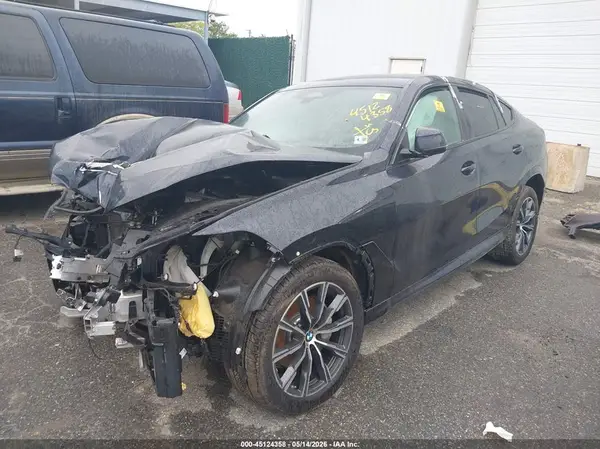 5UX33EX03S9Y84410 2025 BMW X6 - Image 2