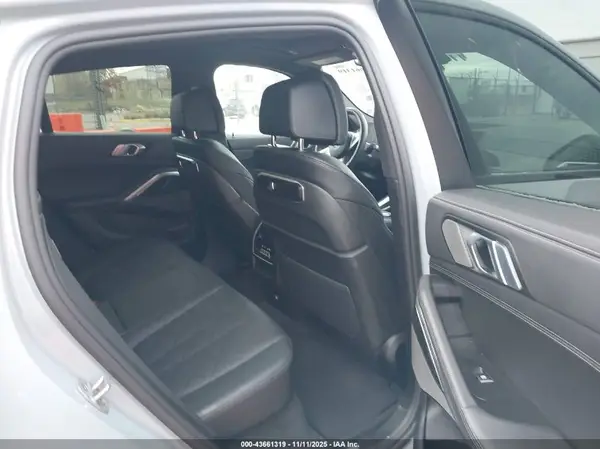 5UX33EX03S9Z49496 2025 BMW X6 - Image 8