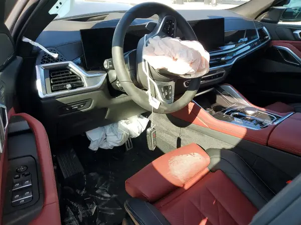 5UX33EX03T9276503 2026 BMW X6 - Image 8