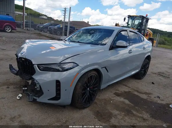 5UX33EX03T9333959 2026 BMW X6 - Image 2
