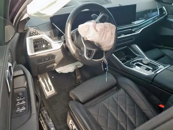 5UX33EX04R9T57700 2024 BMW X6 - Image 8
