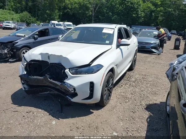 5UX33EX04R9U46313 2024 BMW X6 - Image 2