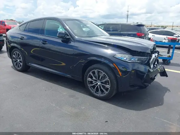 5UX33EX04S9X24889 2025 BMW X6 - Image 1