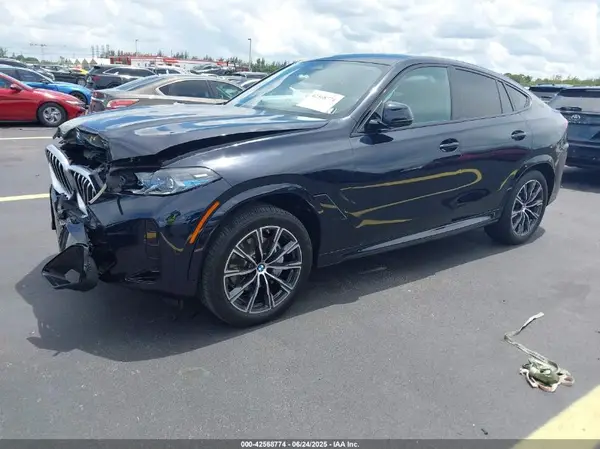 5UX33EX04S9X24889 2025 BMW X6 - Image 2