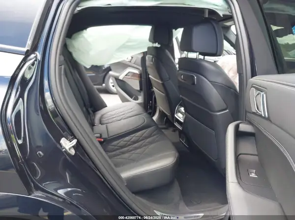 5UX33EX04S9X24889 2025 BMW X6 - Image 8