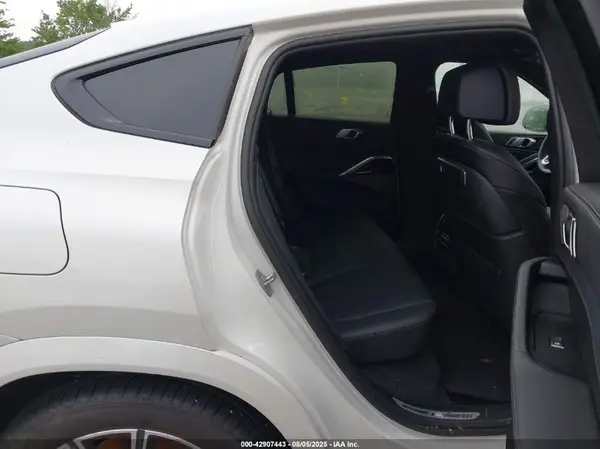 5UX33EX04S9X70593 2025 BMW X6 - Image 8