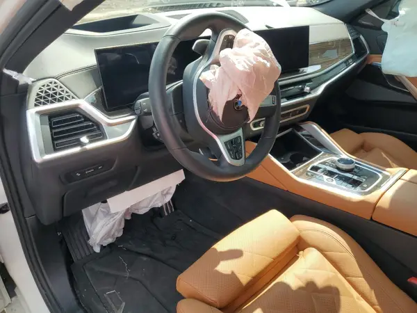 5UX33EX04S9Y17315 2025 BMW X6 - Image 8