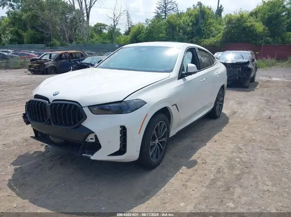 5UX33EX04S9Y77773 2025 BMW X6 - Image 2