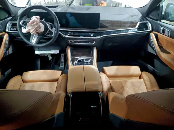 5UX33EX04T9113861 2026 BMW X6 - Image 8
