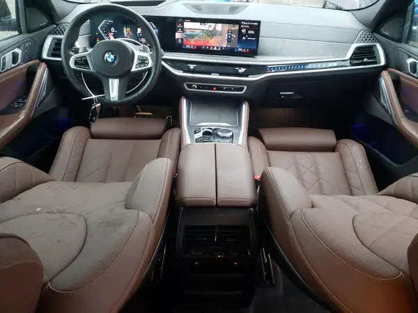5UX33EX05R9T18274 2024 BMW X6 - Image 8