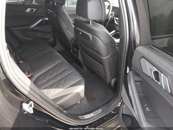 5UX33EX05R9U78624 2024 BMW X6 - Image 8