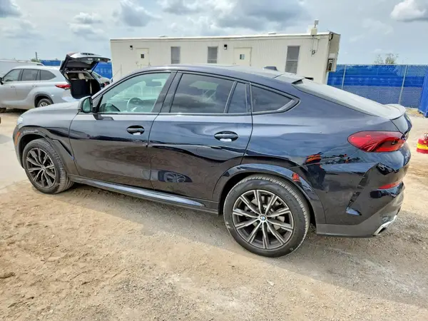5UX33EX05S9X22911 2025 BMW X6 - Image 2
