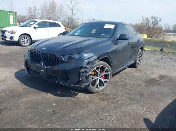 5UX33EX05S9Y31577 2025 BMW X6 - Image 2