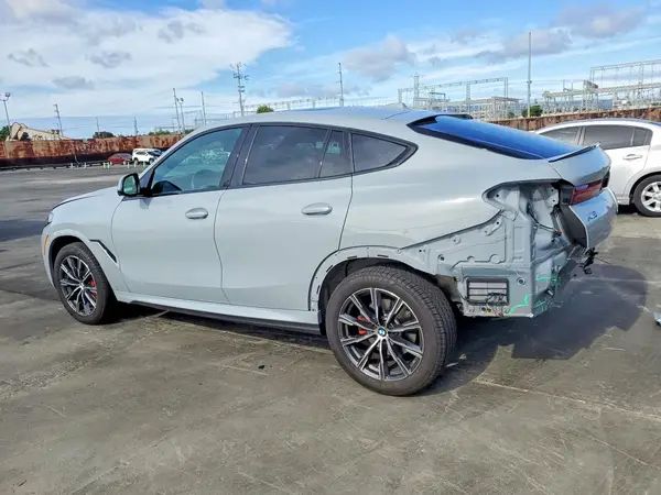 5UX33EX05S9Z19738 2025 BMW X6 - Image 2