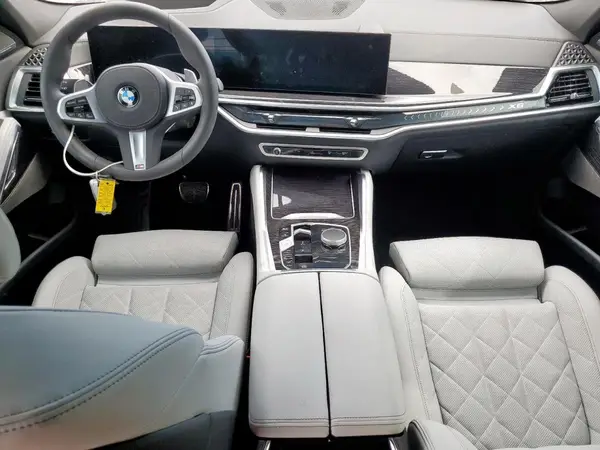 5UX33EX05S9Z45305 2025 BMW X6 - Image 8