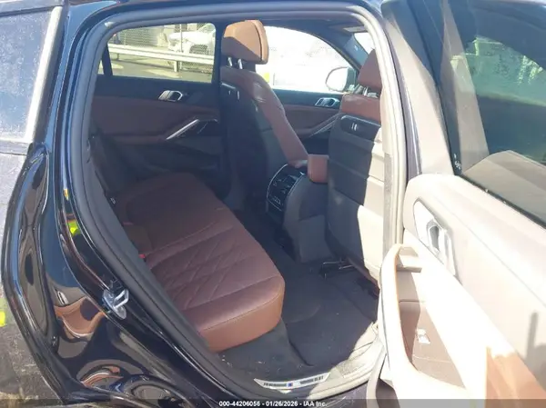 5UX33EX05T9293447 2026 BMW X6 - Image 8
