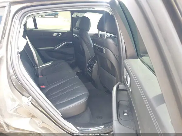 5UX33EX06R9R43153 2024 BMW X6 - Image 8