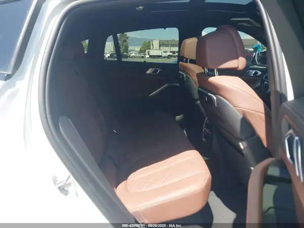 5UX33EX06R9S32018 2024 BMW X6 - Image 8