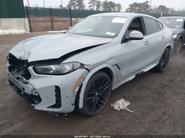 5UX33EX06S9X72426 2025 BMW X6 - Image 2