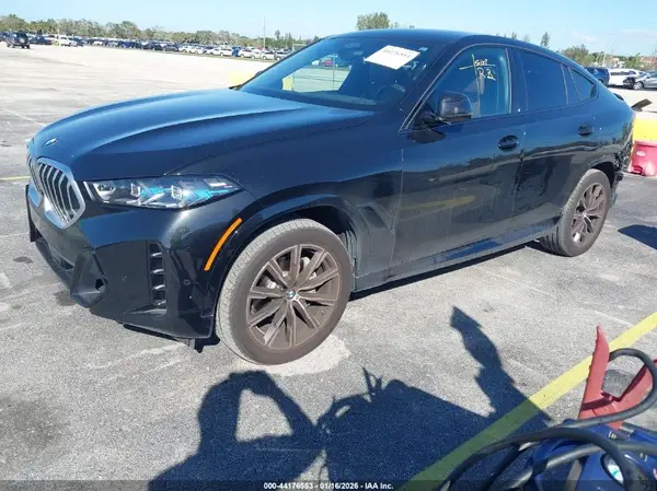 5UX33EX06S9Z23538 2025 BMW X6 - Image 2