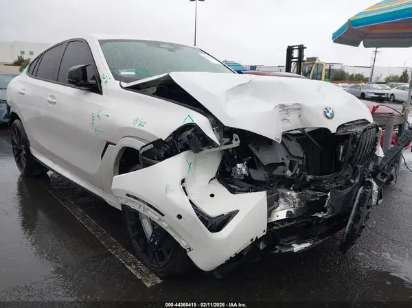 5UX33EX06T9050293 2026 BMW X6 - Image 1