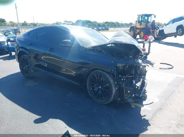 5UX33EX06T9131424 2026 BMW X6 - Image 1