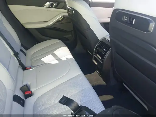 5UX33EX06T9131424 2026 BMW X6 - Image 8